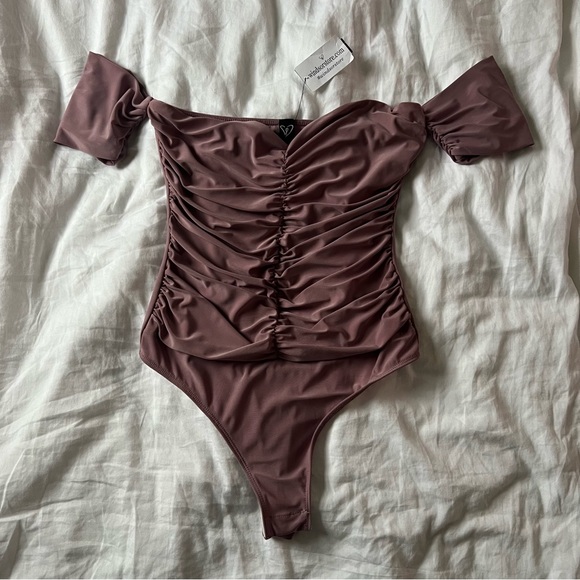 Windsor Off the shoulder bodysuit - Picture 1 of 3